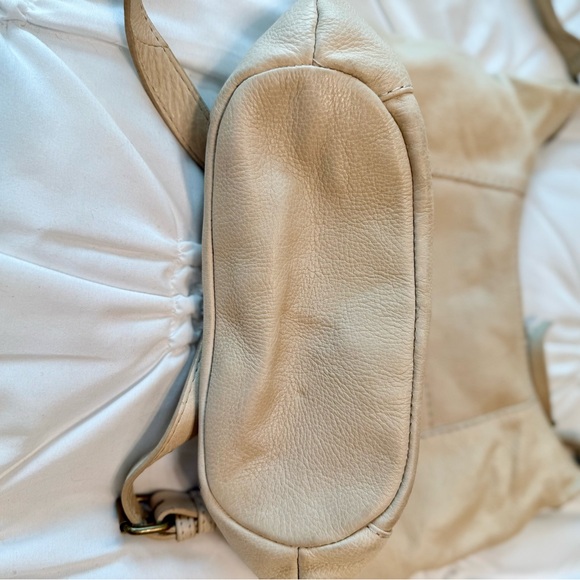 American Leather Co. Ivory Shoulder Bag Purse Zipper With Inner Pockets - Picture 5 of 11